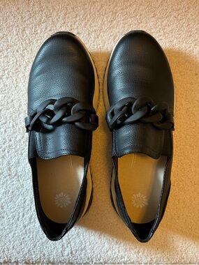 Yellow Box Black Slip-On Chain Detail Sneakers